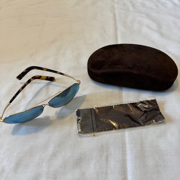 Tom Ford Accessories - Tom Ford Eva Gold Frame Sunglasses ~ TF374 28X 61/10 Aviator